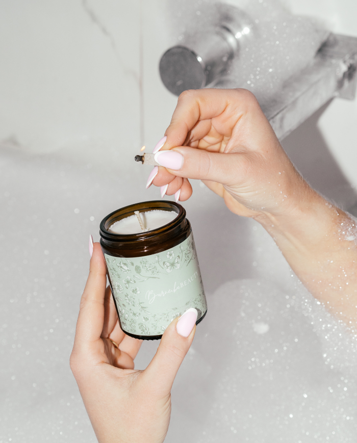 Sielska Łąka – Naturalna Świeca Sojowa z Olejkami Eterycznymi Lawenda